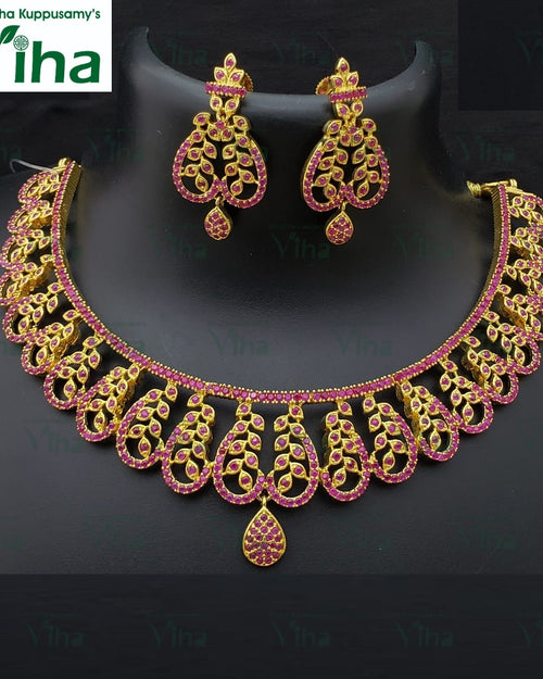 Premium Quality Necklace Set with curved necklace and dangling earrings