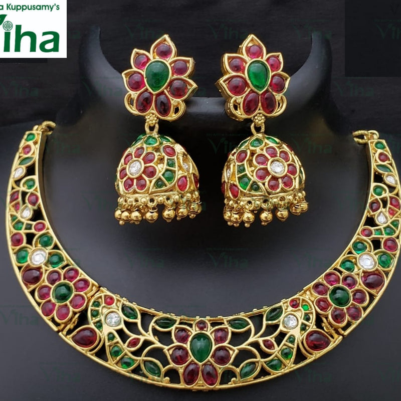 Premium Quality Necklace Set with matching drop earrings and floral patterns