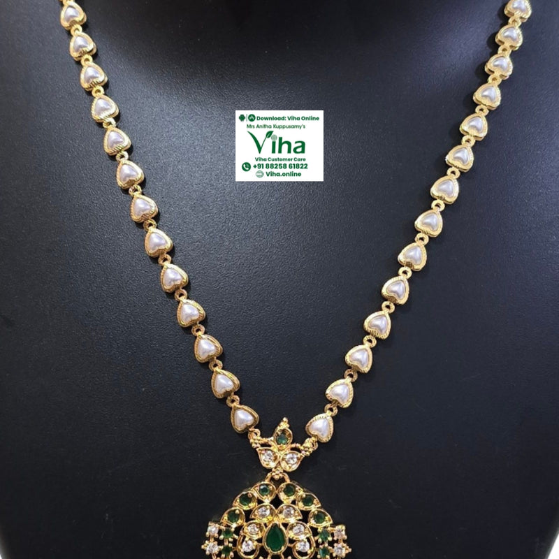 Impon Pendant Chain with heart-shaped links, a round pendant, and matching earrings