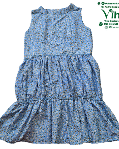 Women Shirt / Peplum Top - Sleeveless, sleeveless floral print design