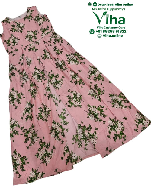 Women Top with a floral print and sleeveless bodice