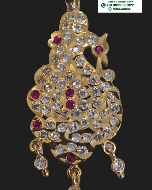 Impon Pendant in an animal figure with clear and pink stones