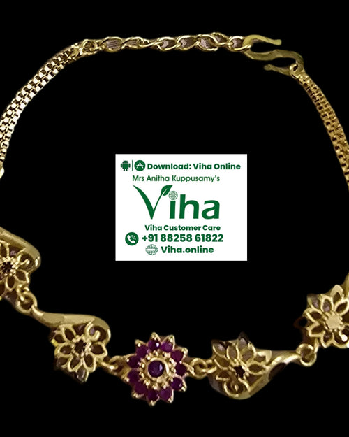Impon Bracelet with interlinked chain and decorative floral charms