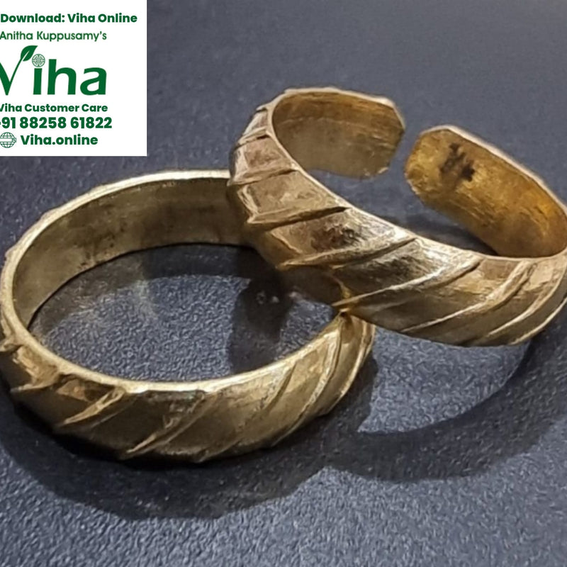 Impon Toe Ring with an open gap and diagonal grooves