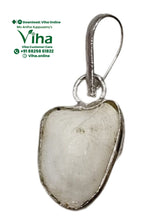 Natural Machmani White Metal Pendant