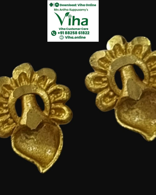 Impon Stud, peacock motif with fan-shaped tail feathers and curved neck
