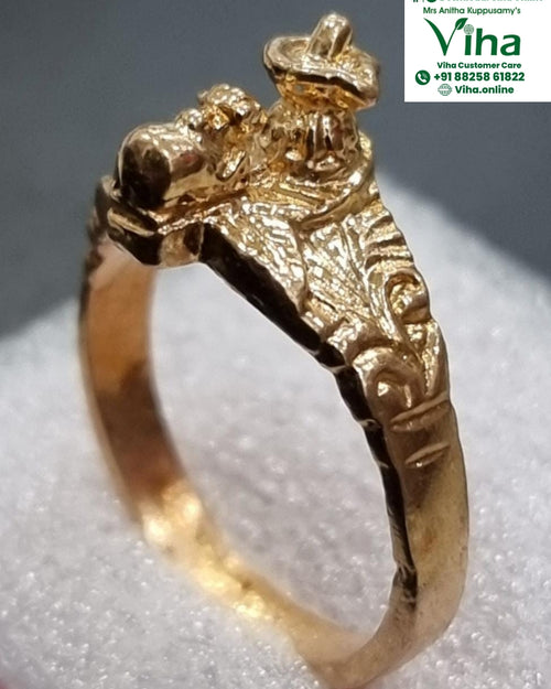Impon Shivling Nandi Ring, sculpted top with a sculpted figure