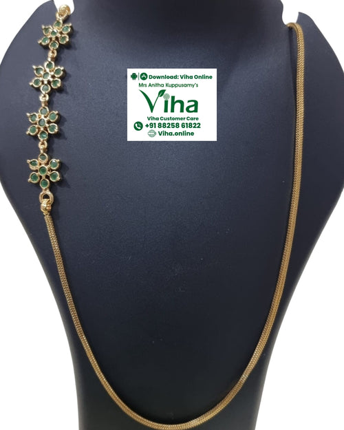 Impon Mugappu Chain with a vertical arrangement of four flower-shaped clusters