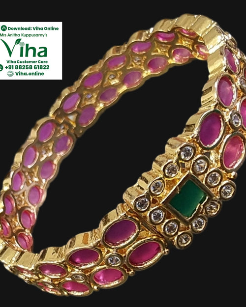 Premium Quality Bracelet with oval pink stones and a central green stone