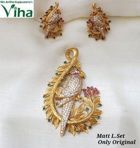 Parrot Pendant with Studs