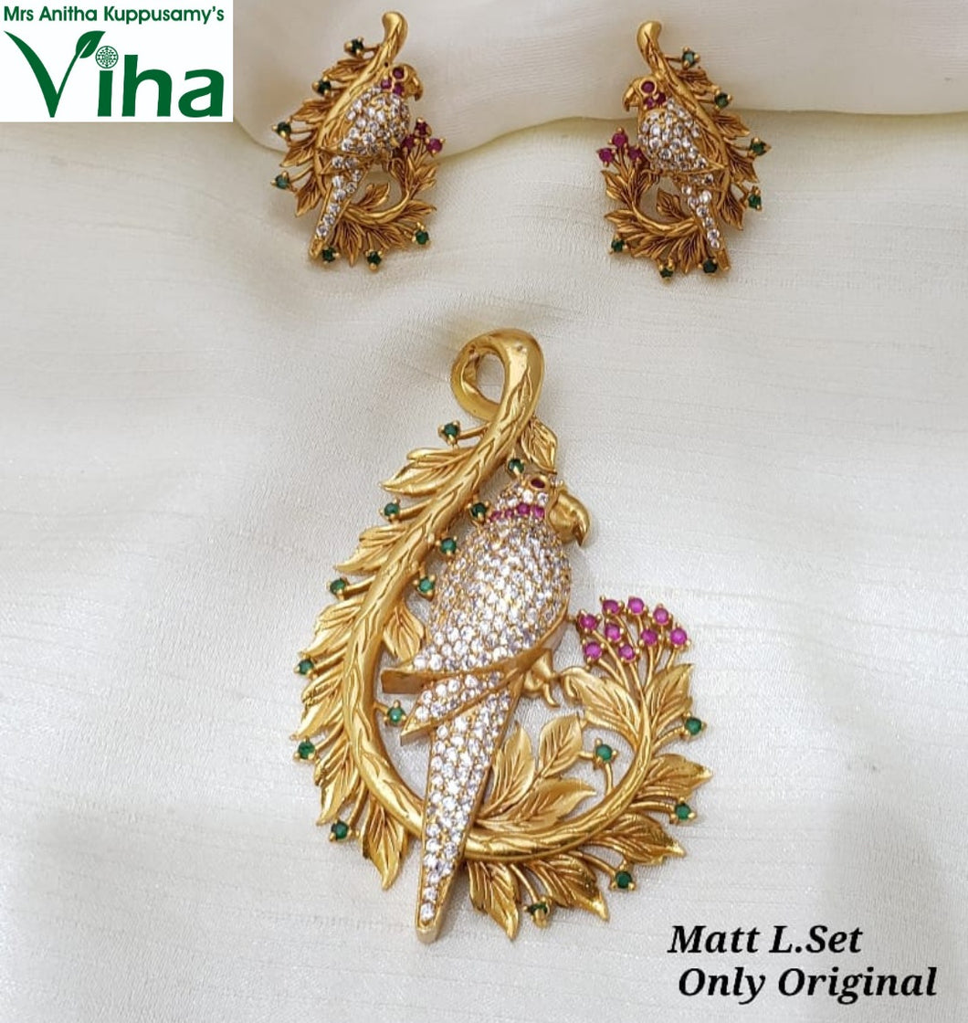 Parrot Pendant with Studs