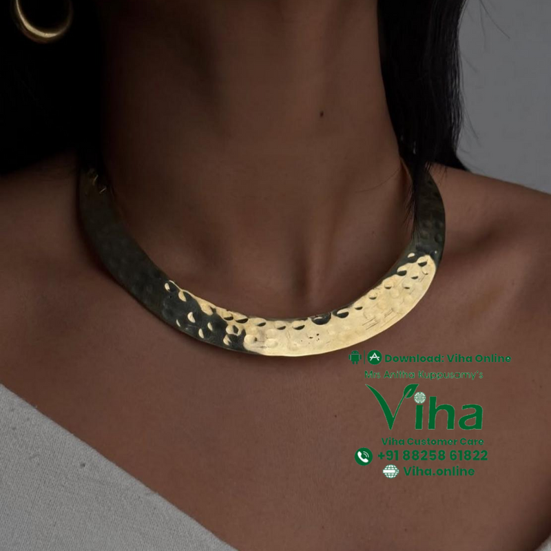 Metal Necklace with curved collar and hammered texture