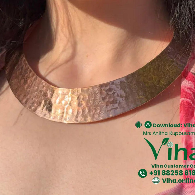 Metal Necklace with curved collar and hammered texture