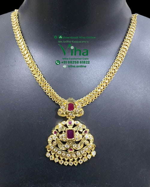 Aimpon Attiyal with woven chain pattern and red center stones