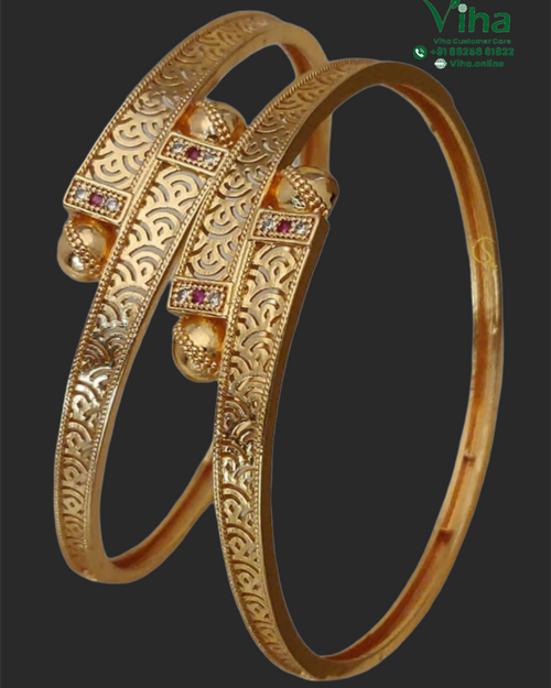 Designer Bangle with intricate filigree pattern