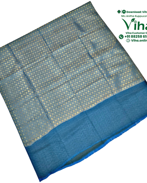 Woollen Shawl with a geometric grid pattern