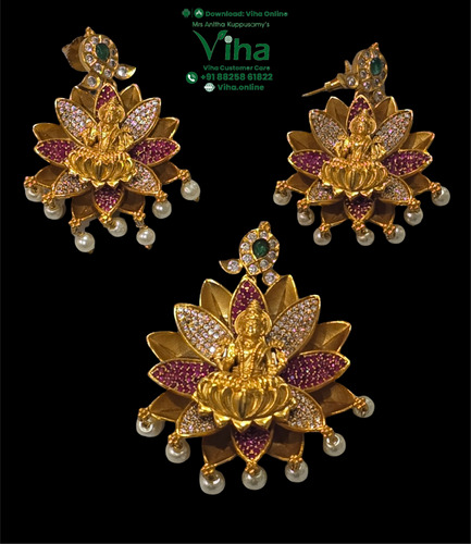 Premium Quality Mahalakshmi Pendant, Stud Set