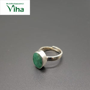 Emerald Silver Finger Ring 3.48 g