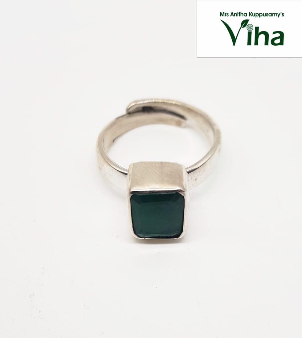 Emerald Silver Finger Ring 4.8 g - Rectangular Cut - For Ladies