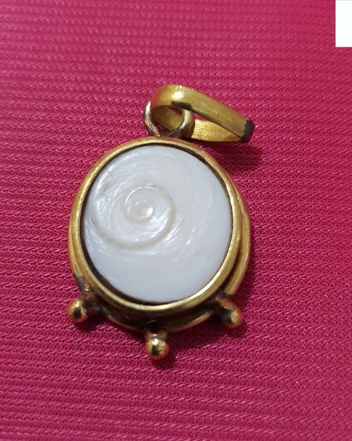 Gomathi Chakra Pendant, Side Beads, gomathi chakra in a round bezel with single bead accents at the sides and base