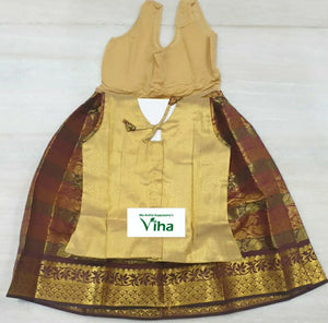 Ready Made Paavadai set with Sleeves for 4 year children / 4 வயது குழந்தைகளுக்கான பட்டுப் பாவாடை