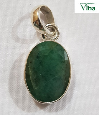 Emerald Silver Pendant Oval Cut - 2.22 grams