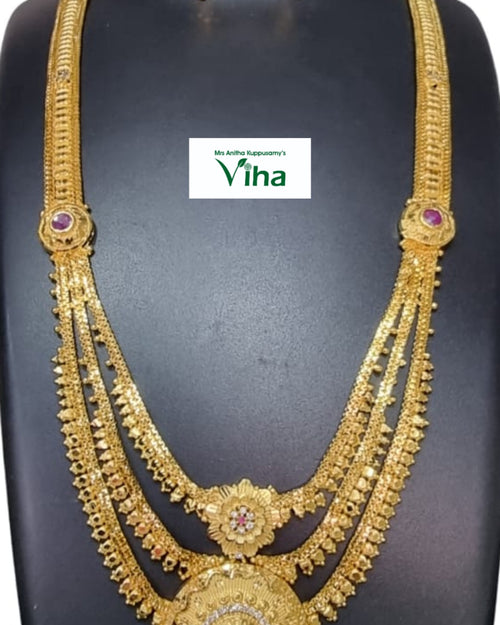 Impon Haram Set with a long multi-strand necklace and large pendant