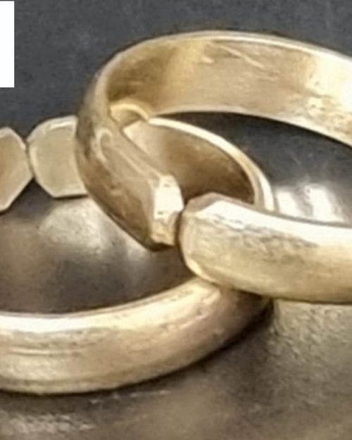 Impon Toe Ring with a circular band and open ends