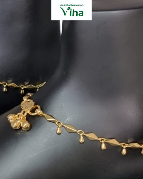 Impon Anklets, chain with geometric links and hanging charms