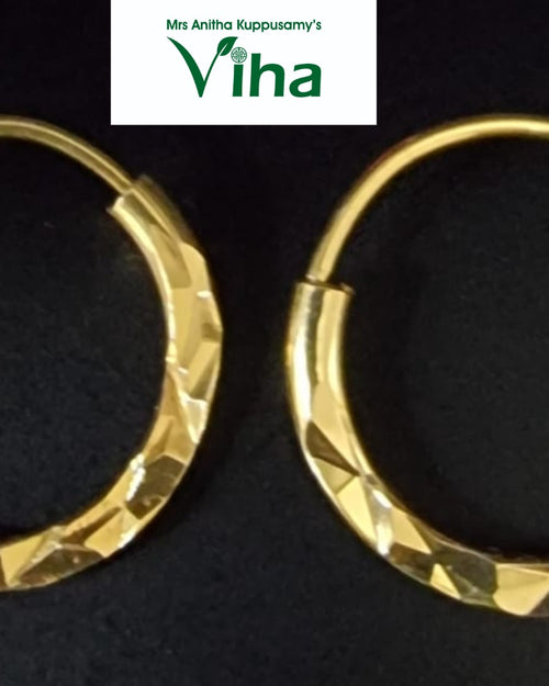 Impon Ear Ring with faceted pattern