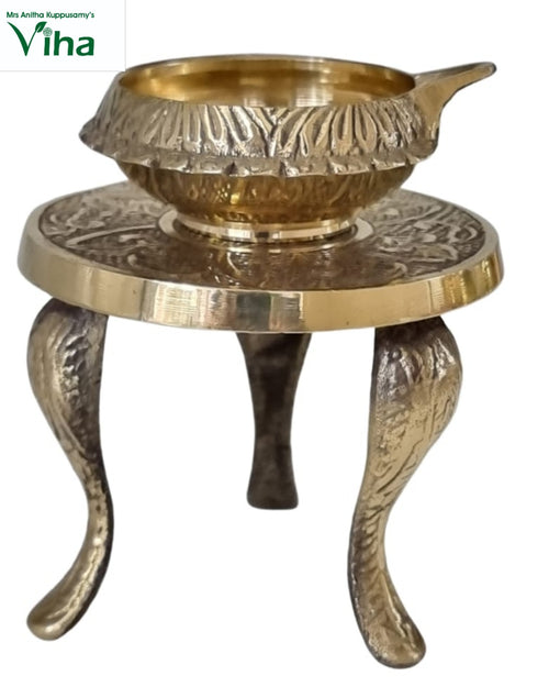 Nilaivasal vilakku set, engraved brass oil bowl on a round tray raised on three curved legs