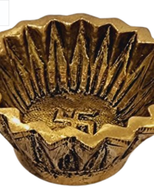 Star swastik lamp in brass, star-shaped oil well with a swastik engraved in the centre