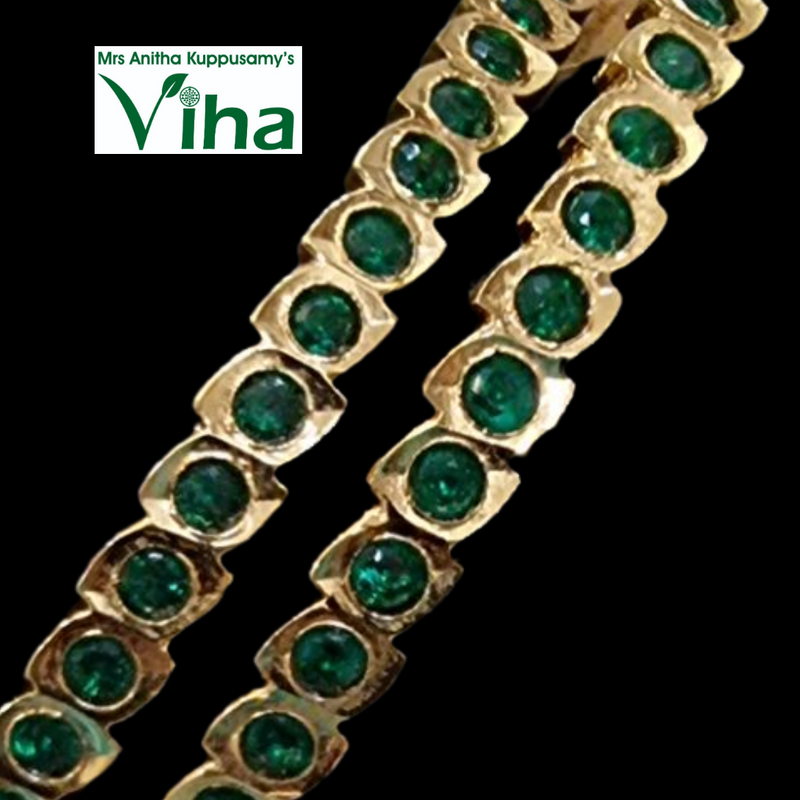 Impon Bangles with linked geometric pattern and parallel bands