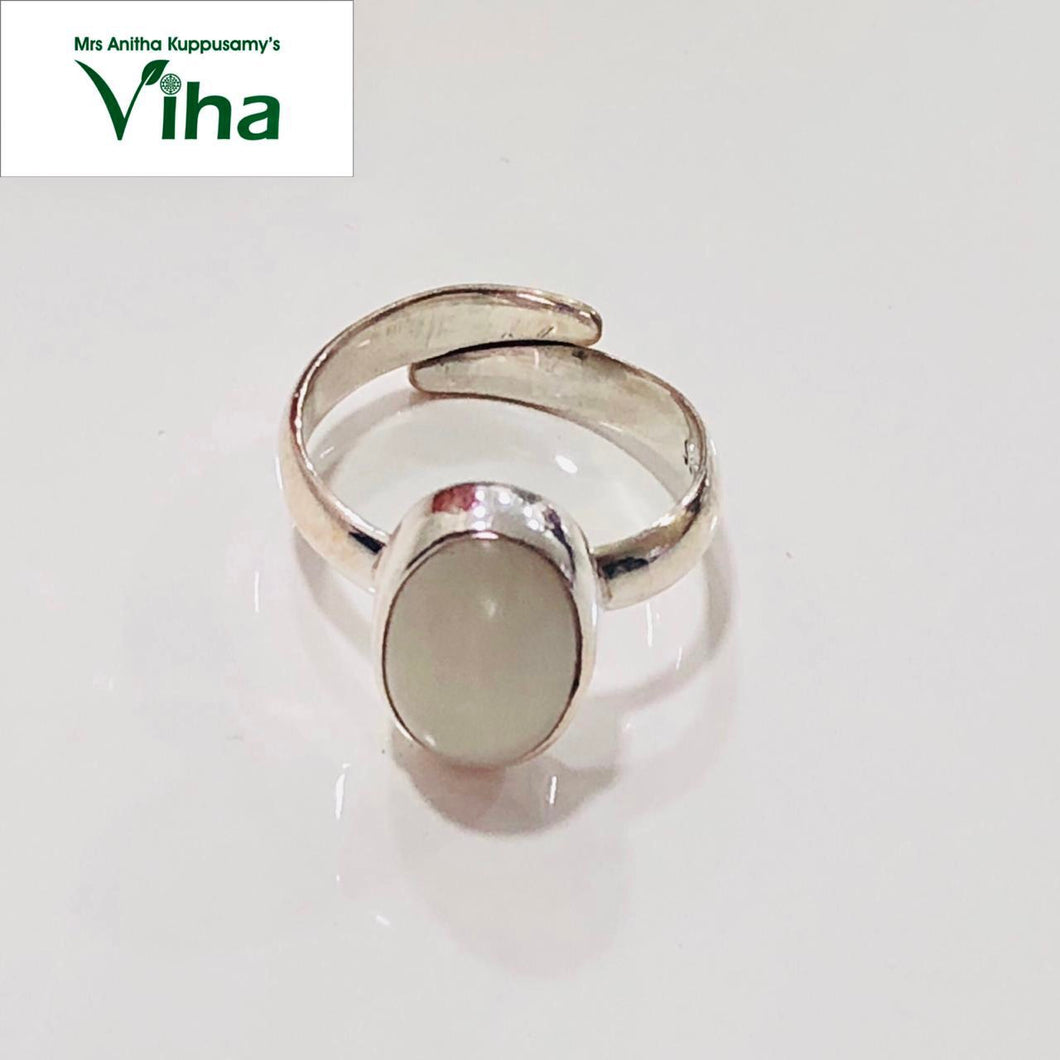 Silver Moon Stone Oval Cut Ring for Ladies - 4.50 g