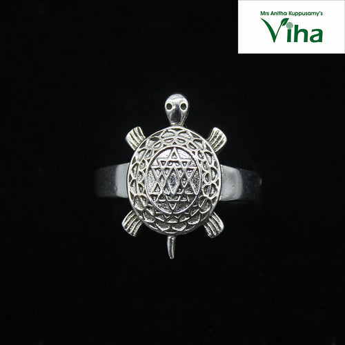 Vighnaharta Stone Brass Alloy and Cubic Zirconia Tortoise Ring for Women ( Silver) : Amazon.in: Fashion